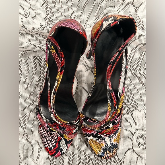 Strappy pink and red vegan snakeskin heel NIB size 39 (size 8 .5 US) - Picture 6 of 11
